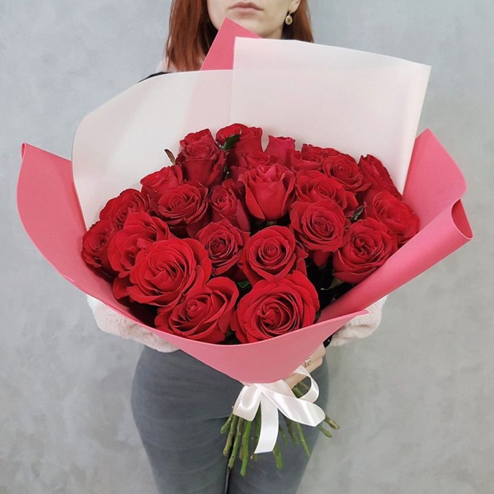 25 Красных роз рози вайт в Санкт-Петербурге