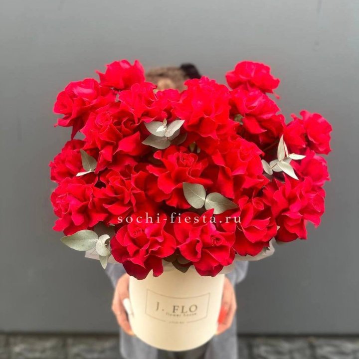 35 Французских роз в боксе в Санкт-Петербурге