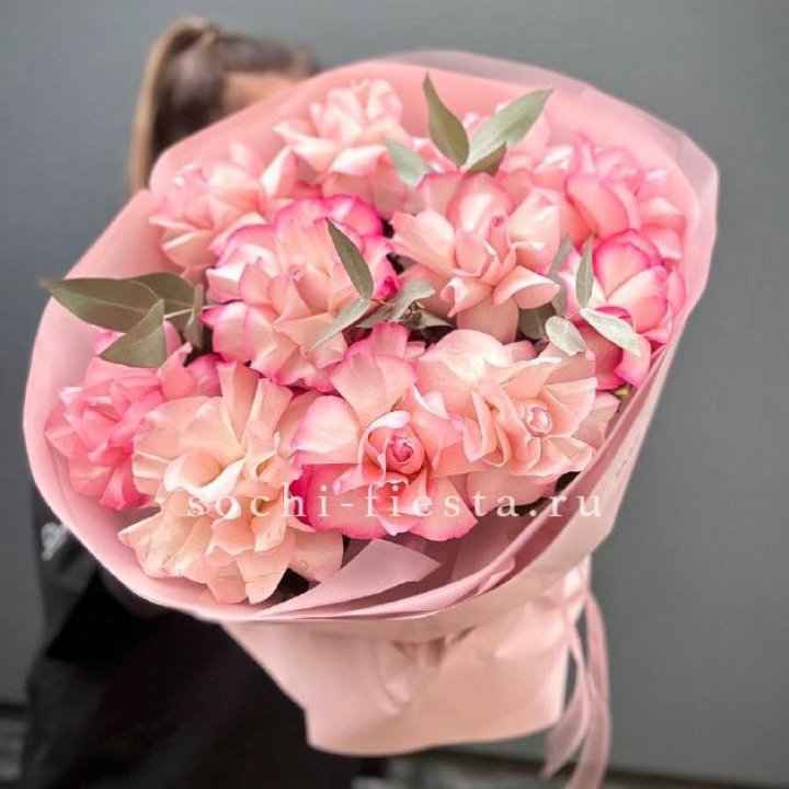 Нежно- розовые французские розы Венди в Санкт-Петербурге