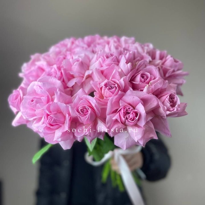 25 розовых французских роз в Санкт-Петербурге