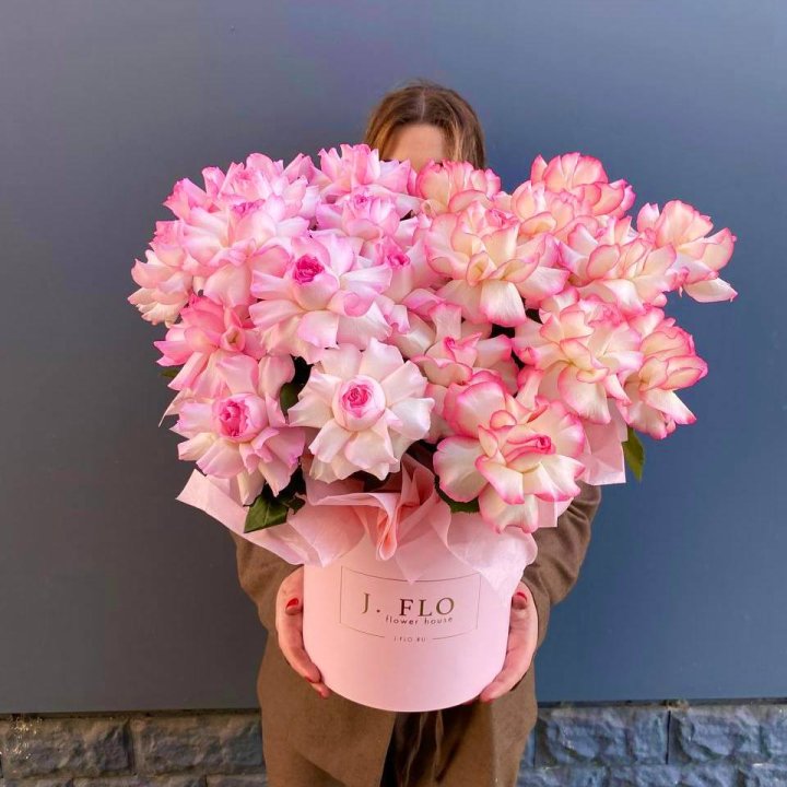 25 Французских роз микс в боксе в Санкт-Петербурге