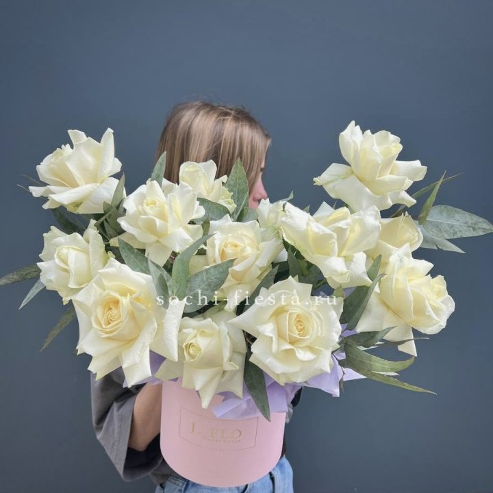 15 Французских роз в боксе в Санкт-Петербурге