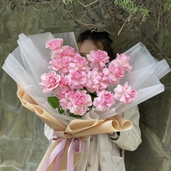 Букет из 15 французских роз Пинк дрим в Санкт-Петербурге