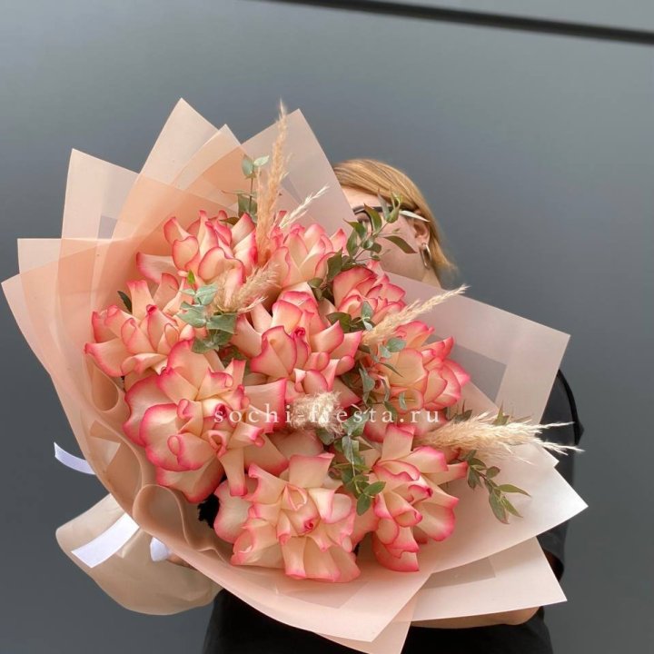 9 Французских роз Джумилия  в Санкт-Петербурге