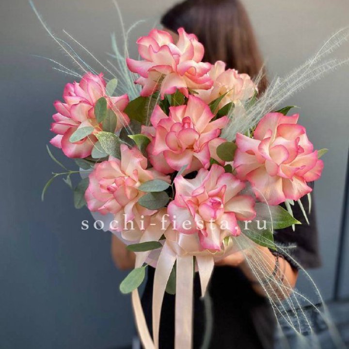 9 Французских роз Джумилия в боксе в Санкт-Петербурге