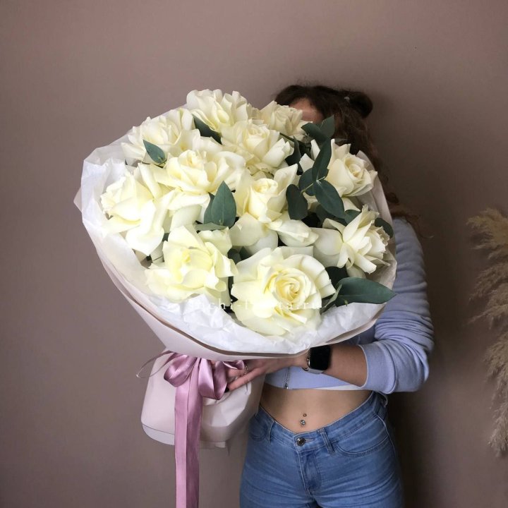 11 Белых французских роз "Вайт найс" с доставкой в Санкт-Петербурге