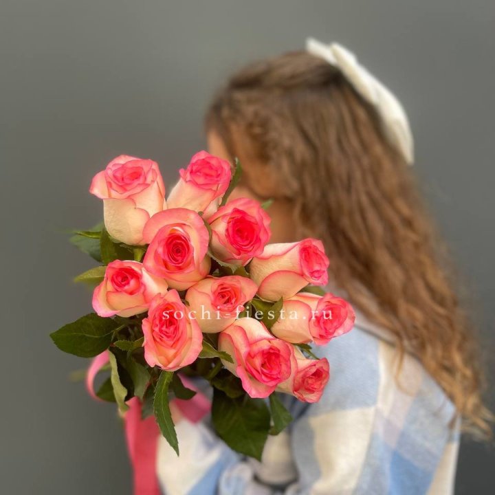 11 роз "Джумилия" в Санкт-Петербурге