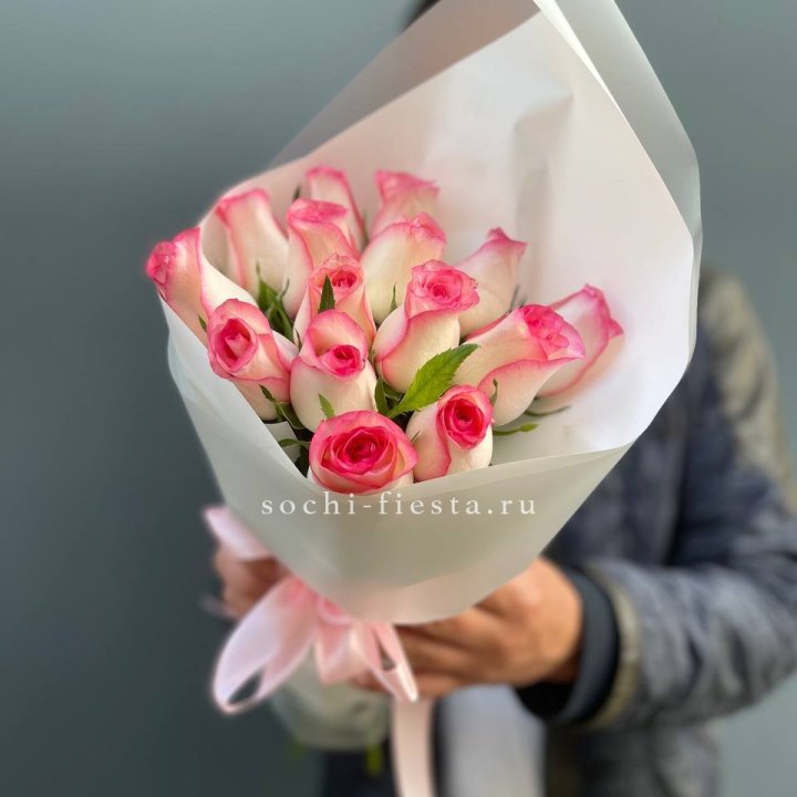 15 роз "Джумилия" в Санкт-Петербурге
