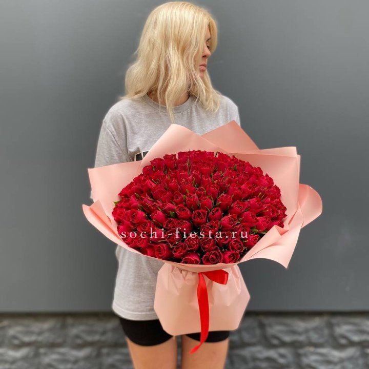 101  красная кенийская роза  с доставкой в Санкт-Петербурге