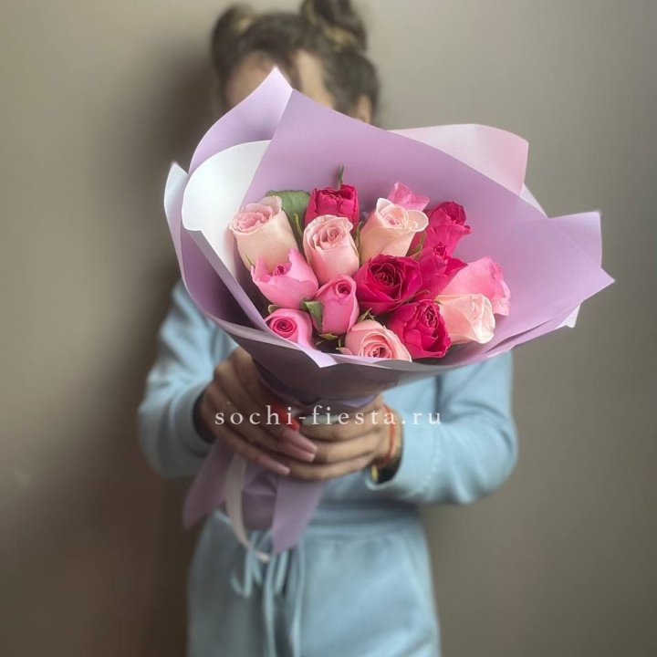 Букет из 15 роз Микс (Кения) в Санкт-Петербурге