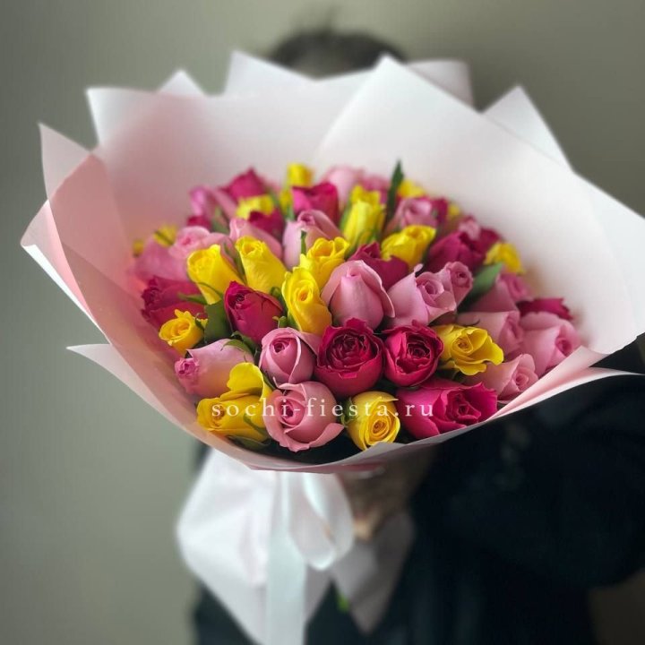 Букет из 51 розы Микс (Кения) в Санкт-Петербурге