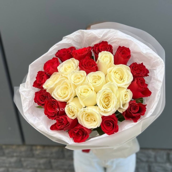 27 роз микс в Санкт-Петербурге