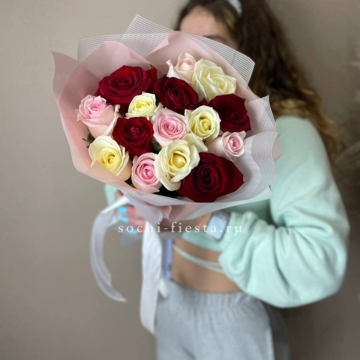 15 роз "Карусель" в Санкт-Петербурге
