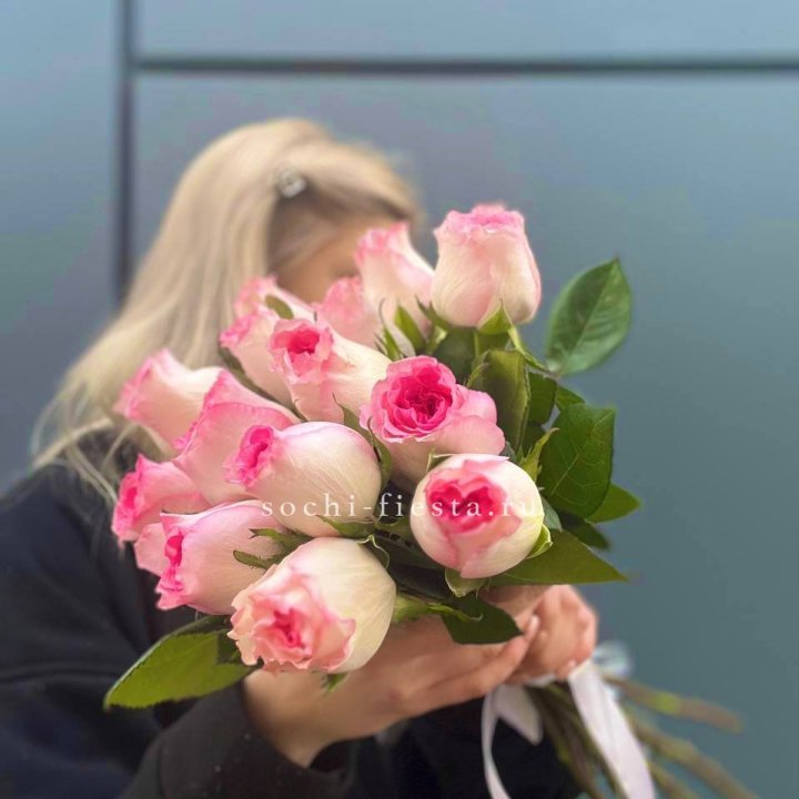 15 роз Мандала в Санкт-Петербурге