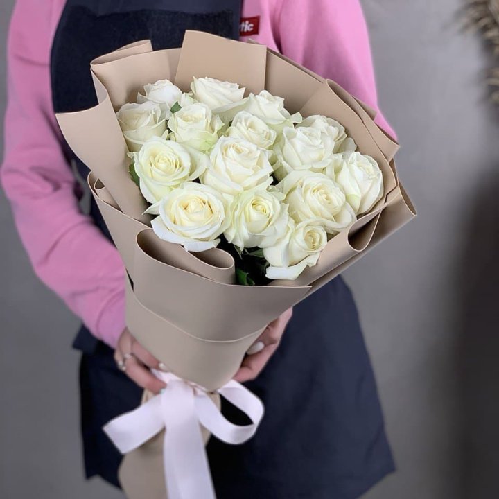 15 белых роз миракли в Санкт-Петербурге