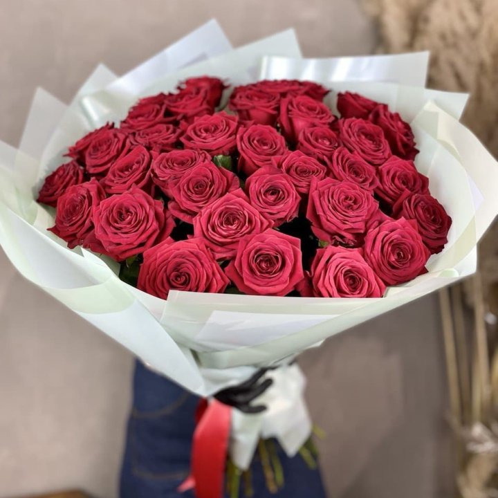 37 красных роз в Санкт-Петербурге