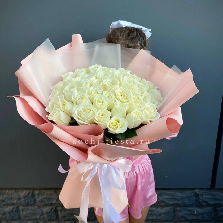 35 белых роз в Санкт-Петербурге