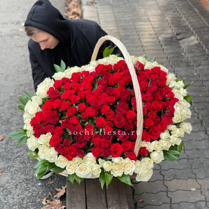 201  роза в корзине   в Санкт-Петербурге