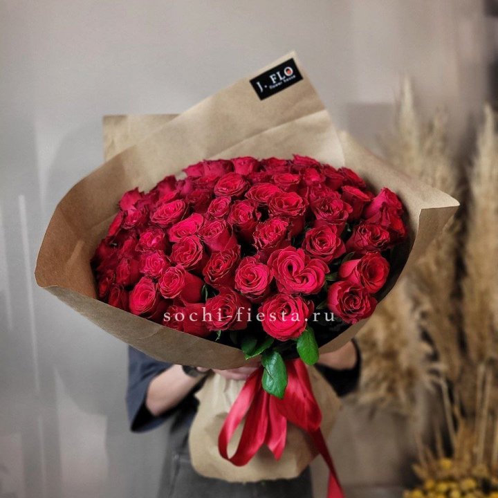 63 красных роз вайт в Санкт-Петербурге