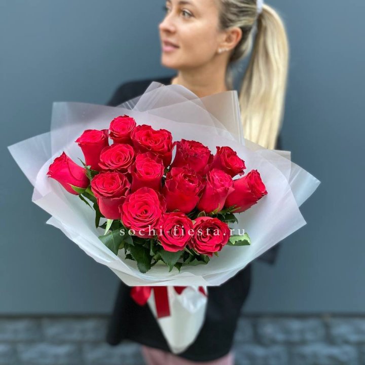 Букет из 15 красных роз  в Санкт-Петербурге