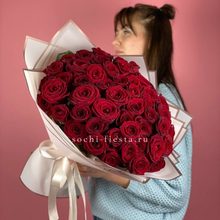 51 красная роза "Лавели" в Санкт-Петербурге
