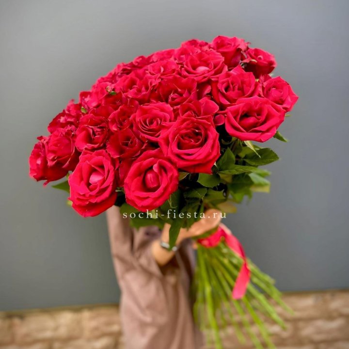 51 высокая красная роза в Санкт-Петербурге