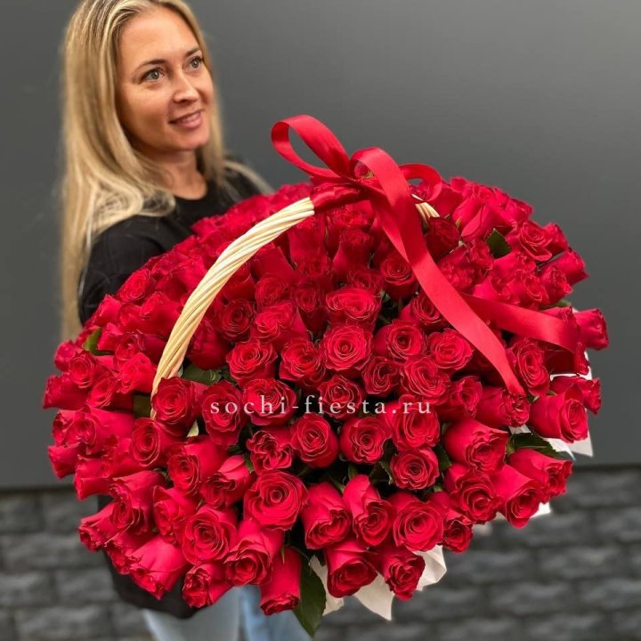 151 красная  роза в корзине в Санкт-Петербурге