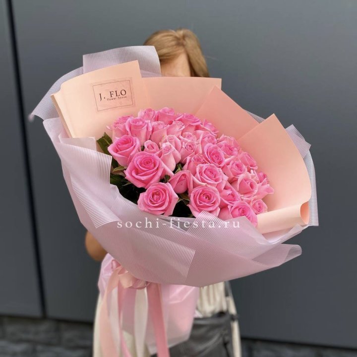 33 Розовые розы в Санкт-Петербурге