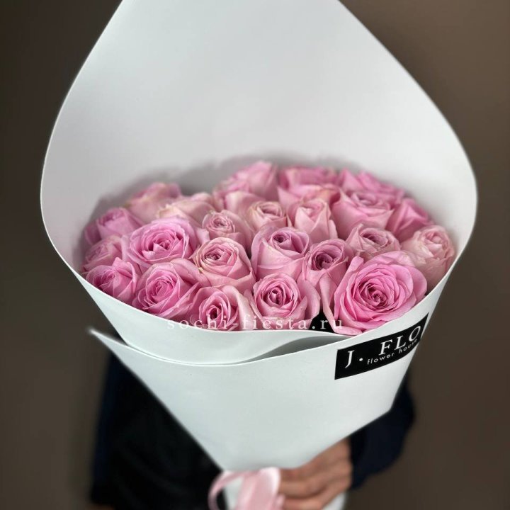 25 розовых роз в Санкт-Петербурге