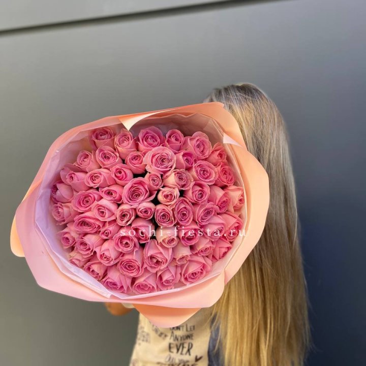 55 розовых роз в Санкт-Петербурге