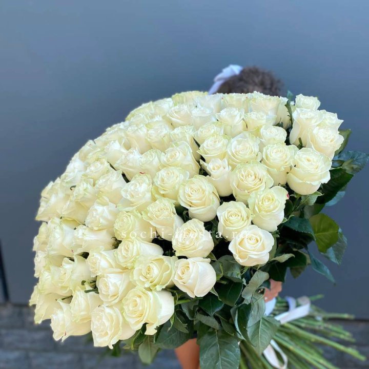 101 белая высокая роза в Санкт-Петербурге