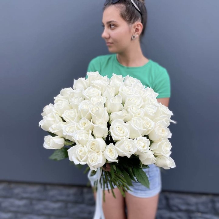 51 белая роза в Санкт-Петербурге
