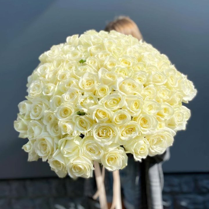 Букет  из 101 белой розы  в Санкт-Петербурге