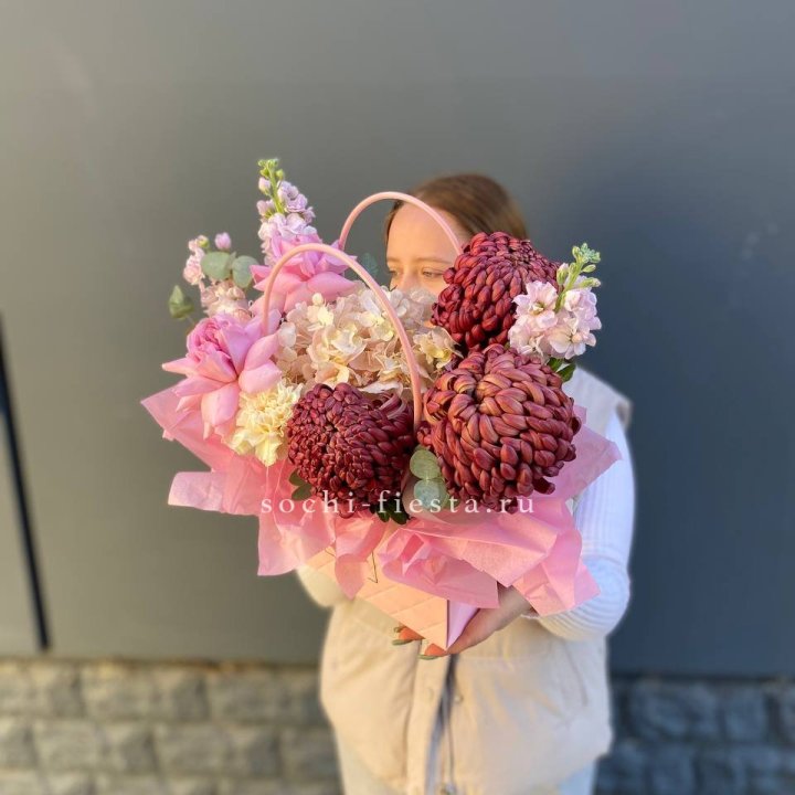 Сумочка нежная с бигуди в Санкт-Петербурге