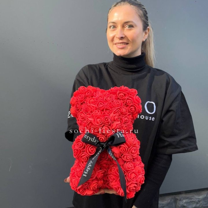 Медведь из роз красный в Санкт-Петербурге