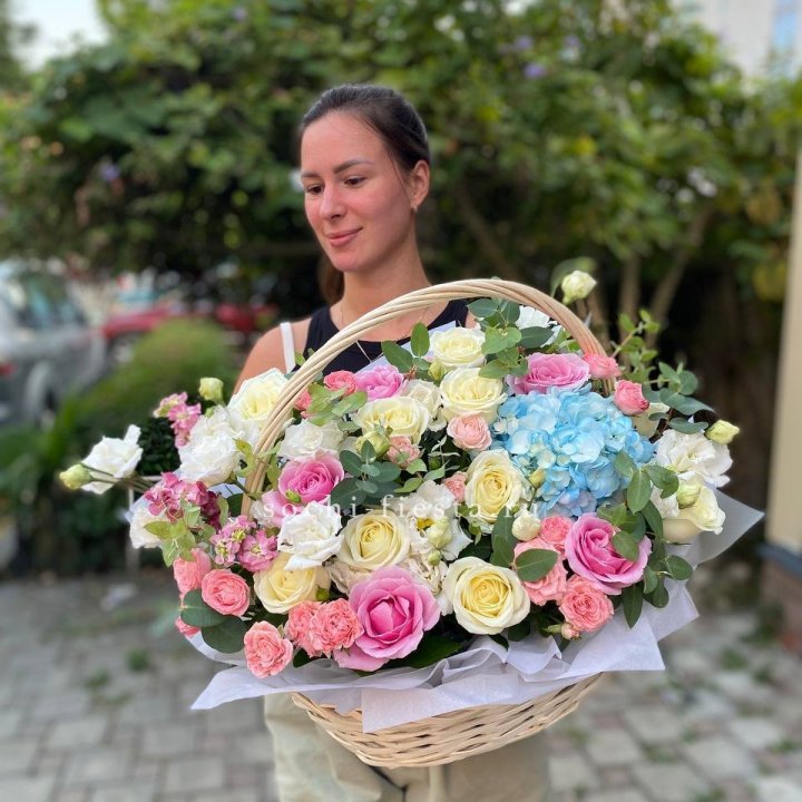 Цветочная корзина №2 в Санкт-Петербурге
