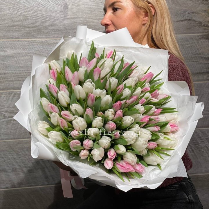 101 тюльпан нежный микс в Санкт-Петербурге