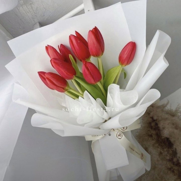 Букет красных тюльпанов в Санкт-Петербурге