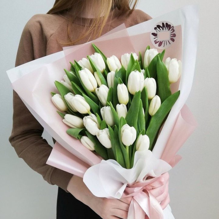 Букет белых тюльпанов "Моника" в Санкт-Петербурге