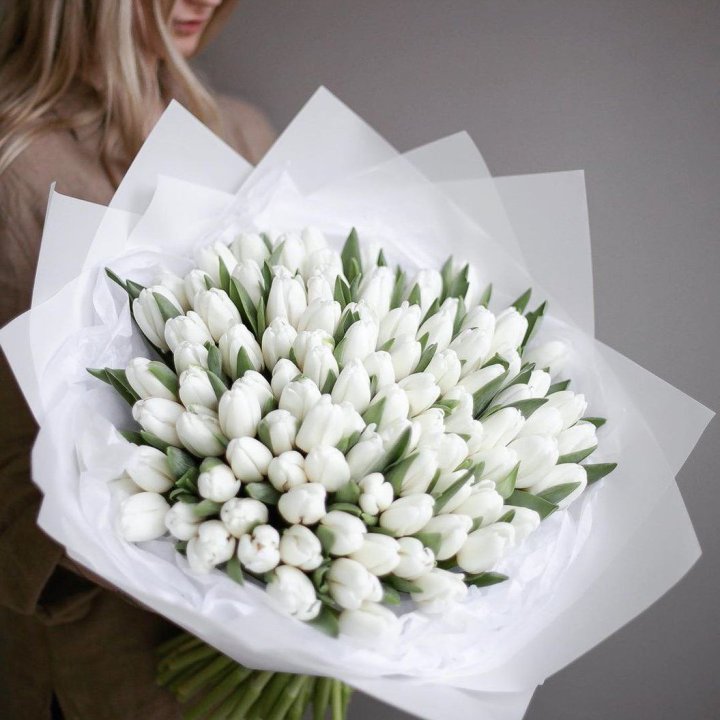 101 белый тюльпан в Санкт-Петербурге