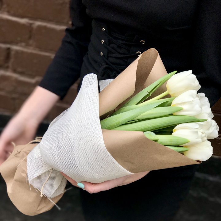 Букет белых тюльпанов в Санкт-Петербурге