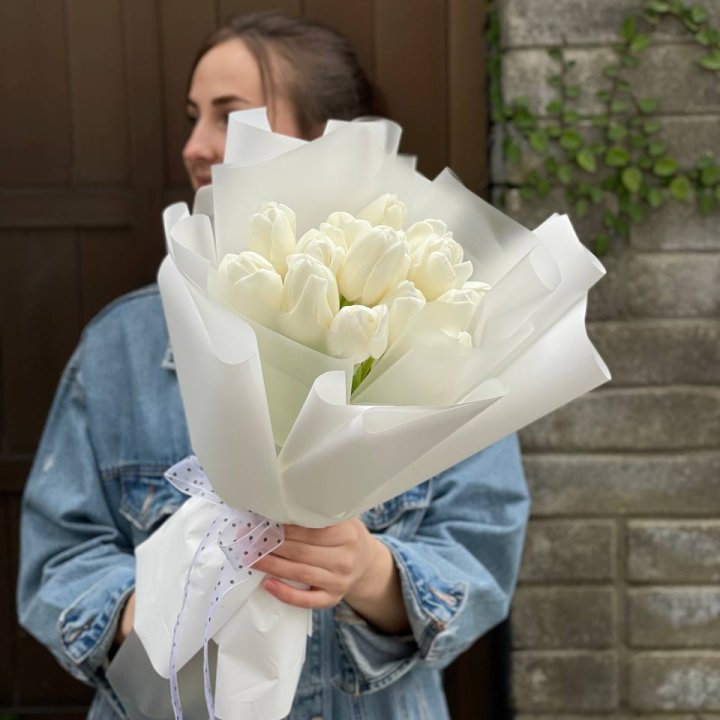 Букет белоснежных тюльпанов в Санкт-Петербурге