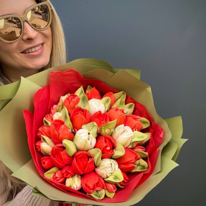 Зефирный букет из тюльпанов с доставкой в Санкт-Петербурге
